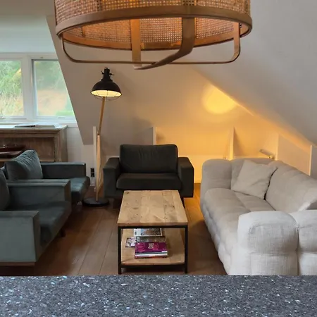 فندق مبيت وإفطار Loft Aan Zee Bergen-Schoorl Luxury Appartement 4*