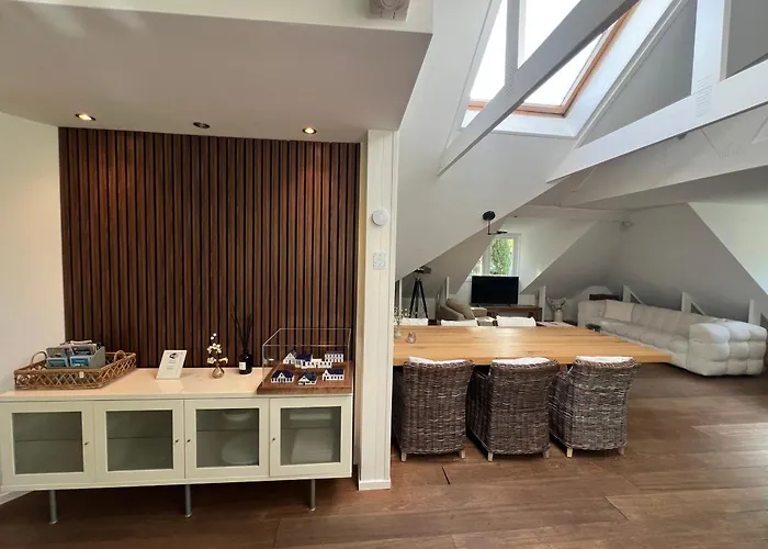 Loft Aan Zee Bergen-Schoorl Luxury Appartement فندق مبيت وإفطار